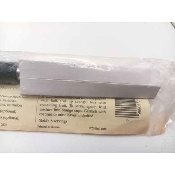 NEW Pampered Chef V-Shaped Cutter #1160 Retired 8" Sealed Fruit - Picture 5 of 6